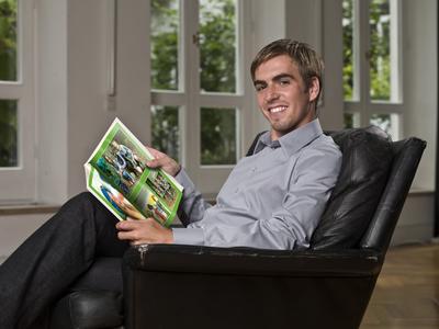 Philipp Lahm Ist Markenbotschafter Von Cewe Fotobuch Cewe Stiftung Co Kgaa Pressemitteilung Pressebox