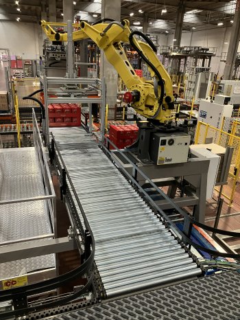 Interroll_Bauli_Anlage_Zuführlinien von Visualbox zu den Palettierrobotern