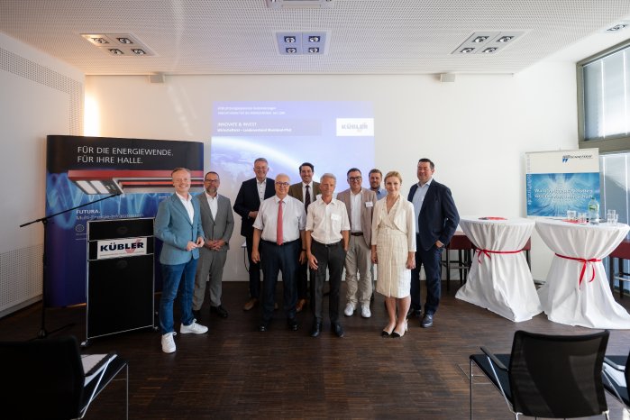 KUEBLER_Wirtschaftsforum_Gruppe_01072025_0234.jpg