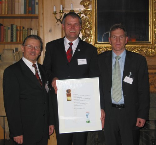 v.l.n.r. Prof.Dr. Pfeiffer, Gerhard R. Daiger, Dr. Lohmüller.jpg