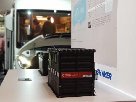 Das HYMER-Smart-Battery-System bestehend aus 6 LE300 auf der CTM 18 in Stuttgart ausgestellt.jpg