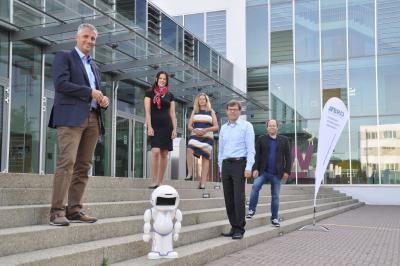 (v.l.n.r.): Das Projektteam des do-it-Wettbewerbs: Prof. Dr. Thomas Breyer-Mayländer, Anne Nickert, Kerstin Gärtner, Hans-Peter Möschle und Markus Walter