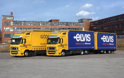 Seit zehn Jahren Seite an Seite – 20 Unternehmen, darunter auch die Gödecke Eurotrans GmbH aus Lübeck, feiern 2020 Jubiläum: Zehn Jahre Partnerschaft mit der Europäischer Ladungsverbund Internationaler Spediteure AG. (Foto: ELVIS AG)