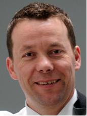Leitet bei TÜV SÜD Automotive die neu geschaffene operative Einheit mit den Schwerpunktthemen Elektrik/Elektronik sowie Aktive Sicherheit und Zuverlässigkeit: Walter Reithmaier
