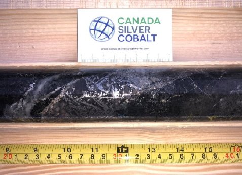 CCW - Hochgradige Silbermineralisierung auf 5 bis 6 Zentimeter wahre Mächtigkeit in Bohrloch CS-.jpg