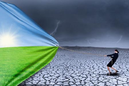 Resilienzförderung ist nur dann glaubwürdig und erfolgreich, wenn sie sowohl im Interesse des Unternehmens, als auch der Mitarbeiterschaft erfolgt. Das demonstrieren Sie am besten, wenn Sie sowohl die Widerstandskräfte der Mitarbeiter fördern, indem Sie Farbe ins dunkle transportieren. Gleichzeitig die Arbeitsbedingungen so günstig wie möglich gestalten.