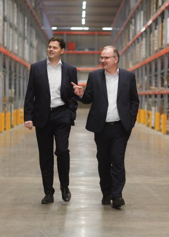 Frank Leyser und Bernd Eberlein (v.l.n.r.)_Geschäftsführer FEGA & Schmitt Elektrogroßhandel GmbH.jpg