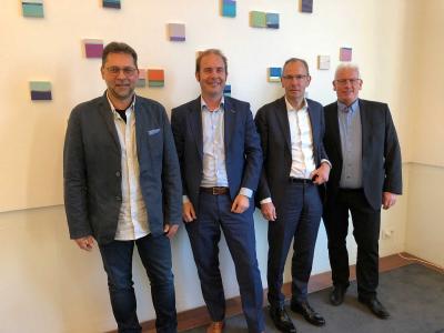 v. l. Horst-Dieter Kassl, Norbert Klettner, Till Vieregge und Prof. Dr. Holger Schütt. Foto: akquinet AG