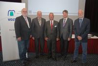 Der gewählte Vorstand des VDZI: v.l. Klaus Bartsch, Thomas Lüttke, Präsident Uwe Breuer, Vizepräsident Dominik Kruchen und Heinrich Wenzel