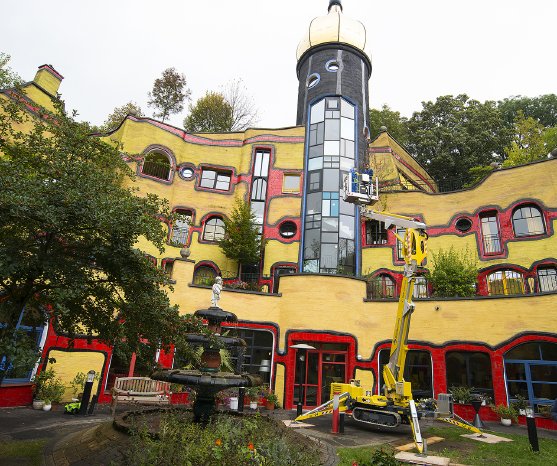 Bild 2_Fensterreinigung Hundertwasserhaus.jpg