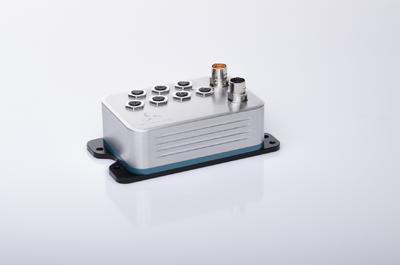 Für sinuskommutierte Servomotoren mit einer Dauerleistung bis 500 W und einer Spitzenleistung bis 1 kW hat WITTENSTEIN motion control den Antriebsverstärker "simco drive" entwickelt