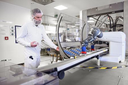 Bei Vetter arbeiten Mensch und Maschine Hand in Hand