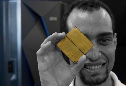 Neue Großrechner von IBM für mehr Sicherheit bei Hybrid-Clouds / IBM Deutschland GmbH