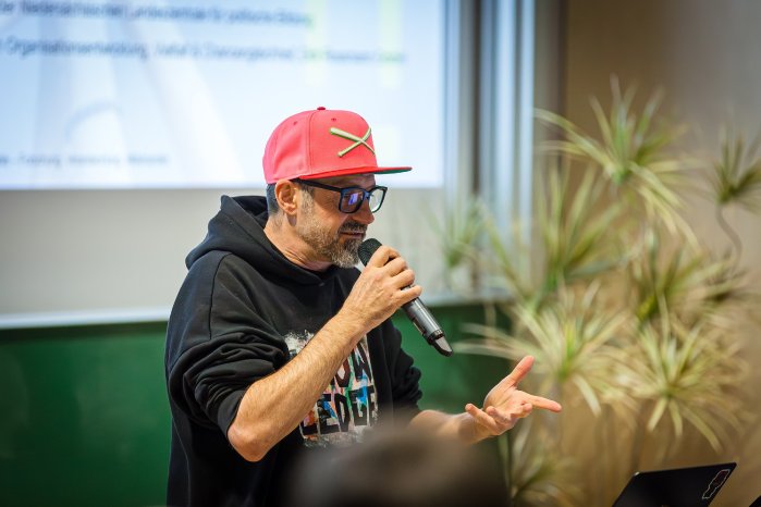 Spax-(c)-Hochschule Hannover.jpg