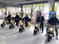 (v.l.) Der Pleidelsheimer Bürgermeister Ralf Trettner, Landrat Dietmar Allgaier, Süwag-Vorstandsmitglied Mike Schuler, der Ludwigsburger Oberbürgermeister Dr. Matthias Knecht und Süwag Vertriebs-Geschäftsführer Christopher Osgood auf den „Lub-es“ (v.l.) Der Pleidelsheimer Bürgermeister Ralf Trettner, Landrat Dietmar Allgaier, Süwag-Vorstandsmitglied Mike Schuler, der Ludwigsburger Oberbürgermeister Dr. Matthias Knecht und Süwag Vertriebs-Geschäftsführer Christopher Osgood auf den „Lub-es“