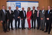 Diskutierten über Verkehrsinfrastruktur (von links): Landrat  Detlef Piepenburg, Landratsamt Heilbronn, Jürgen Gießler,  Generalbevollmächtigter der Bausparkasse Schwäbisch Hall, IHK-Präsident Prof. Dr. Harald Unkelbach, Minister Winfried Hermann vom baden-württembergischen Ministerium für Verkehr und Infrastruktur, IHK-Hauptgeschäftsführerin Elke Schweig, Heilbronns Oberbürgermeister Helmut Himmelsbach, Landrat Reinhard Frank, Landratsamt Main-Tauber-Kreis, Landrat Gerhard Bauer, Landratsamt Schwäbisch Hall und Landrat Dr. Matthias Neth, Landratsamt Hohenlohekreis, Foto: IHK