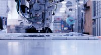 Neben Spritzguss und Stanzbiegetechnik fertigt CTX vor allem im CNC-Verfahren; dort entstehen Dreh-, Fräs- und Stanzteile aus Metallen und Kunststoff