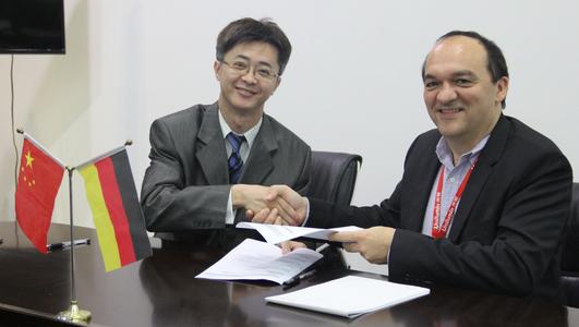 Unilumin_eyevis_Contract_Signed.jpg