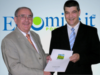 From left to right: Gerd Gietl (District Administrator Representative), Simon Eckert (Director Quality Management EBV Elektronik)