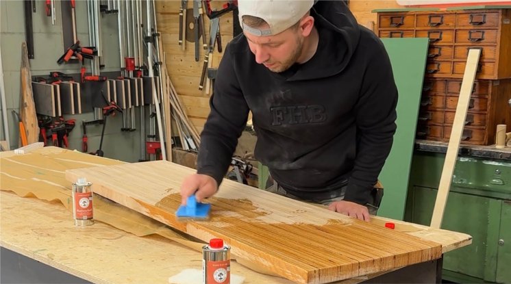 holz-oelen-massivholz-oberflaeche-upcycling-oli-natura-tobi-handcraft.jpg