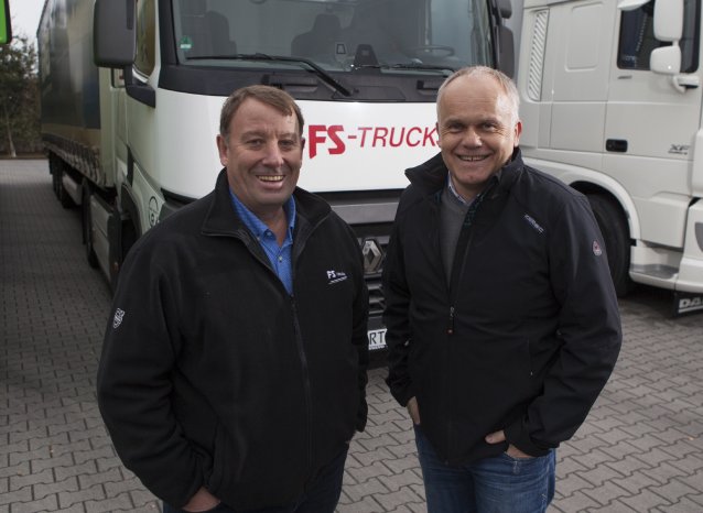 helping_hands_Renault_FS-Trucks1.jpg
