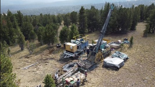 Ressourcenbohrung auf Stillwater West; Foto: Group Ten Metals