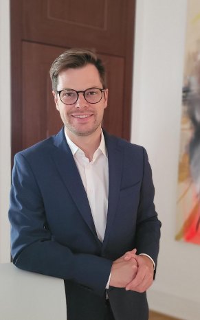 Bild von Dr. Henrik Nowak - Heidamann Küthe RAe I Bild von Dr. Nowak.jpg