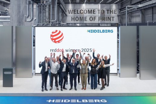 20251104-01-Reddot_Award_Gruppenfoto_IMAGE_RATIO_1_5.jpg