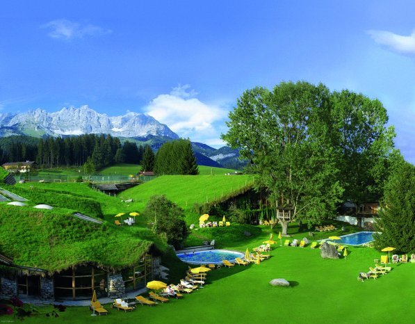 stanglwirt-poollandschaft.jpg