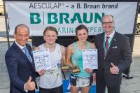 Organspenden retten Leben – 

(von links nach rechts) Prof. Dr. Jörg Fuchs (Kongresspräsident DGCH), Renning Elischer, Vera Braun und Dr. Boris Fröhlich (B. Braun)