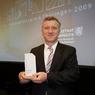 Vor Gästen nahm Herr F. Grunert die Auszeichnung im Rahmen einer festlichen Veranstaltung zum Innovationstag Thüringen 2009 am 2009 im Kongresszentrum der Messe Erfurt AG entgegen,Foto: Andreas Hultsch