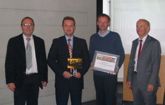 Award Übergabe_RHe Microsystems.JPG
