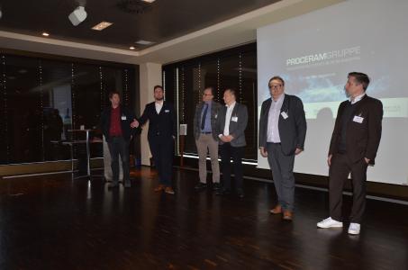 Zukunftsweisendes Expertenwissen aus unterschiedlichen Disziplinen vermitteln die Fachvorträge, zu denen der Düsseldorfer Systemdämmstoff-Hersteller Proceram einlädt. V.l.n.r.: Dipl.-Ing. Andreas Sengespeick/FraunhoferUmsicht, Oberhausen, Christoph Dworatzyk, Proceram/Düsseldorf, Dr. Karim Ghazi-Wakili, IABP/Winterthur, Dr. Ronald Franke, Architekturbüro Franke/Dresden, Dipl.-Ing. Helmut Brouwers, BlueEnergySolutions/Berlin, Dipl.-Bauing. Markus Blau, Cabot Aerogel/Frankfurt am Main