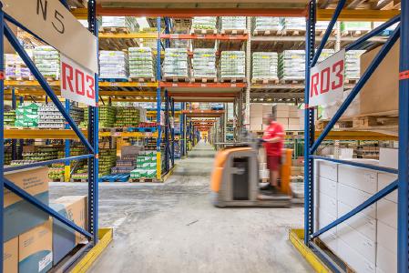 Lagerverwaltungssystem pL-Store Foodline sorgt für reibungsloses Arbeiten im Lager.
