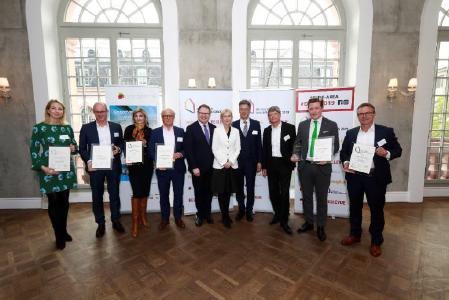 Hohe Bauqualität, zeitgemäße Technik: Die Einreichungen der Gewinner in der Sonderkategorie "Smart Home" überzeugten die Jury auf ganzer Linie. Geballte Innovation – von KNX über künstliche Intelligenz bis zur ganzheitlichen Steuerung der Immobilie (Bild: Martin Leissl - Fotograf / photography Frankfurt)