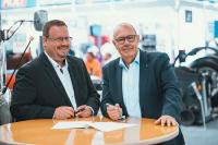 Jochen Saße, easysub-Geschäftsfüher, und Ralf Kuhne, Vorstandsmitglied WM SE freuen sich über den geschlossene Kooperation Jochen Saße, easysub-Geschäftsfüher, und Ralf Kuhne, Vorstandsmitglied WM SE freuen sich über den geschlossene Kooperation