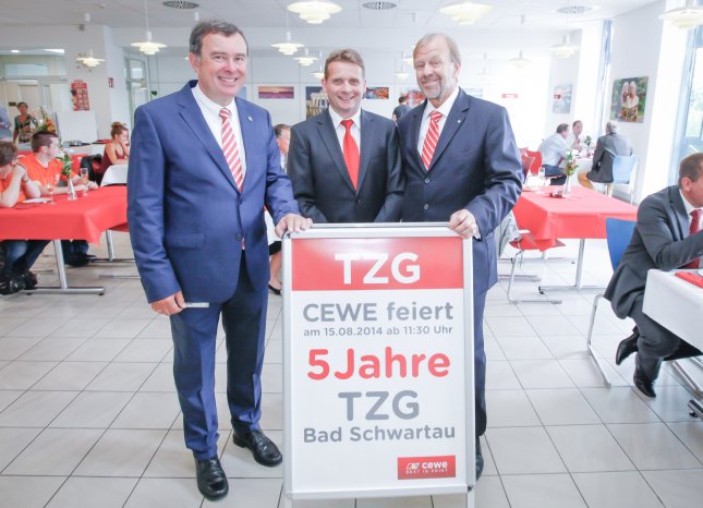 Pressefoto_CEWE_5_Jahre_Technikzentrum