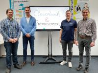 Die Kooperationspartner von links nach rechts:  Thorsten Hoffmann CEO, Selim Ekic Promoscreen,Frank Himmel Clevertouch, Andreas Hoffmann CEO