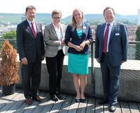 Beim 3. Fachkräfteforum bei der experimenta – Science Center der Region Heilbronn-Franken gGmbH in Heilbronn (von links): Stephan Jakob, Geschäftsführer der FIMA Maschinenbau GmbH, Alexandra Waltritsch, IHK-Referentin Demografiemanagement, Dr. Regina-Viola Frey, Postdoktorandin der German Graduate School of Management and Law gGmbH, Peter Schweiker, IHK-Geschäftsführer und Leiter Standortpolitik. Foto: IHK