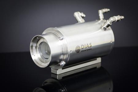 Infrarot-Linienkameras PYROLINE 512N/256Hz und PYROLINE HS 512N/2000Hz im protection-Gehäuse für Temperaturprofilmessungen zwischen 600 °C und 3000 °C