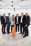 Grundsteinlegung Altran Campus Wolfsburg (v.l.n.r.) Stephan Hahn, Altran Standortleiter Wolfsburg; Klaus Dieter Mohrs, Oberbürgermeister der Stadt Wolfsburg; Angelika Jahns, Ortsbürgermeisterin Brackstedt/Velstove/Warmenau; André Bühring, Geschäftsführender Gesellschafter Bühring Architekten; Werner Ferreira, Group SVP Central Europe, CEO ALTRAN Germany; Thomas Krause, Vorstand Wolfsburg AG) Grundsteinlegung Altran Campus Wolfsburg (v.l.n.r.) Stephan Hahn, Altran Standortleiter Wolfsburg; Klaus Dieter Mohrs, Oberbürgermeister der Stadt Wolfsburg; Angelika Jahns, Ortsbürgermeisterin Brackstedt/Velstove/Warmenau; André Bühring, Geschäftsführender Gesellschafter Bühring Architekten; Werner Ferreira, Group SVP Central Europe, CEO ALTRAN Germany; Thomas Krause, Vorstand Wolfsburg AG)