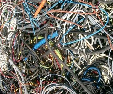 Der Schrotthandel in Bergkamen . Sie haben bei sich eine Menge Schrott angesammelt und möchten ihn loswerden?