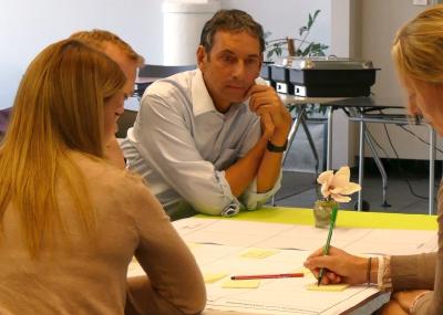 Teilnehmerinnen und Teilnehmer entwickeln im Workshop innovative Lösungen