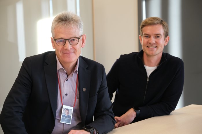 AutoStore-CEO-Karl Johan-with-new-CEO-Mats.jpg