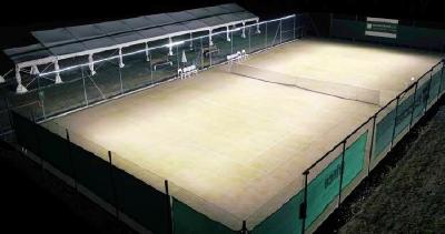 Mit mehr als 10 Jahren Erfahrung in der Welt der professionellen Sport- und Freizeitbeleuchtung und mehr als 350 erfolgreichen Installationen (Indoor & Outdoor), vom Amateurclub bis zum FedCup, hat NLX - Next Lighting eXperience die erste patentierte LED-Beleuchtungslösung entwickelt, die sich ganz der Ausübung von Outdoor Tennis widmet: