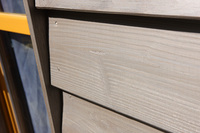 Das Holz lebt auf durch die leichte GreyWood-Beschichtung, die mehr ist als eine normale Lasur.

Fotos: Caparol Farben Lacke Bautenschutz/Andreas Wiese
