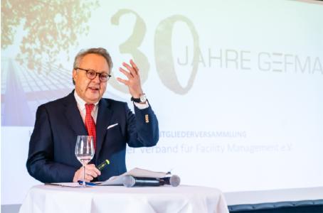 Nach über 21 Jahren Verbandsarbeit, davon 15 Jahre als Vorstandsvorsitzender, verabschiedet sich Otto Kajetan Weixler auf der GEFMA-Mitgliederversammlung