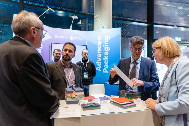 Ausverkaufte Premiere: FIRST by FMD trifft den Nerv der Branche