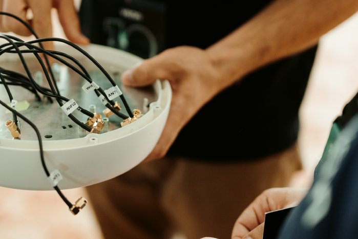 Venn Telecom Connectivity Solutions_Antenna Max Peplink.jpg