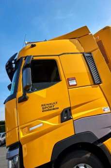 Renault_Trucks_T_Renault_F1_Team_9.jpg